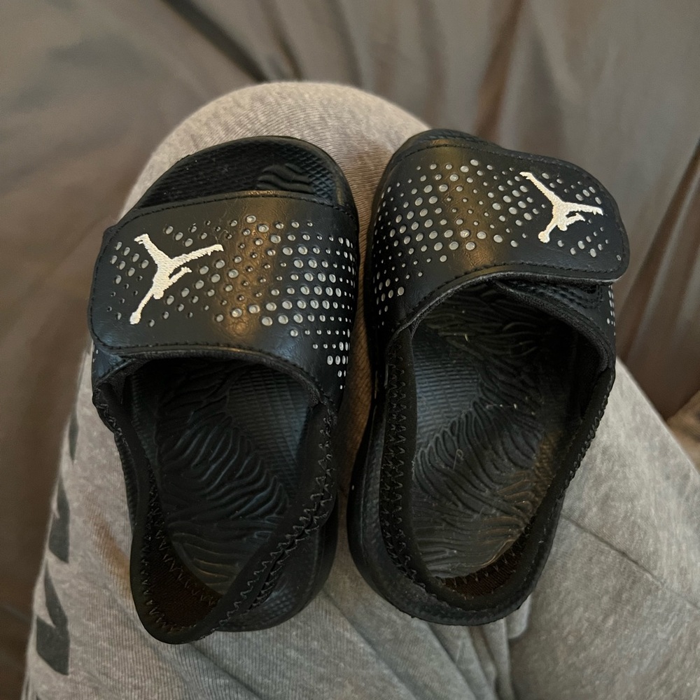 boys air jordan slides/sandals